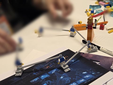 레고시리어스플레이 비전 워크샵 갤러리 08 - 한화에어로스페이스 신입사원 레고 모델