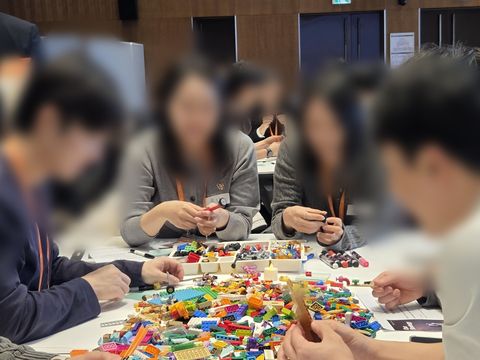 레고시리어스플레이 비전 워크샵 갤러리 09 - 한화에어로스페이스 신입사원 레고 모델